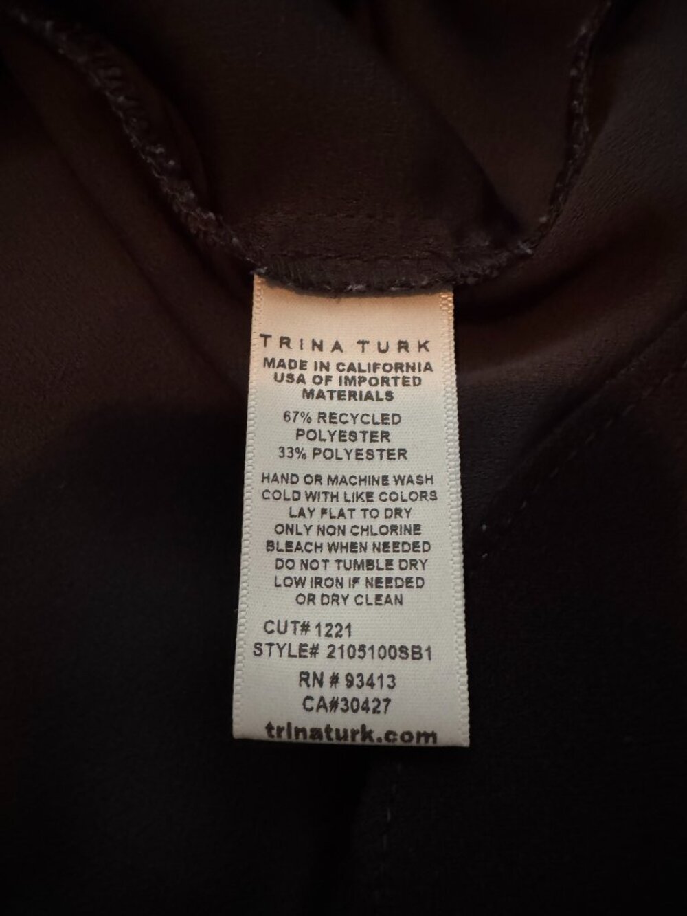 Trina Turk NWOT black v-neck cold shoulder bell short sleeve blouse XS - Picture 8 of 8
